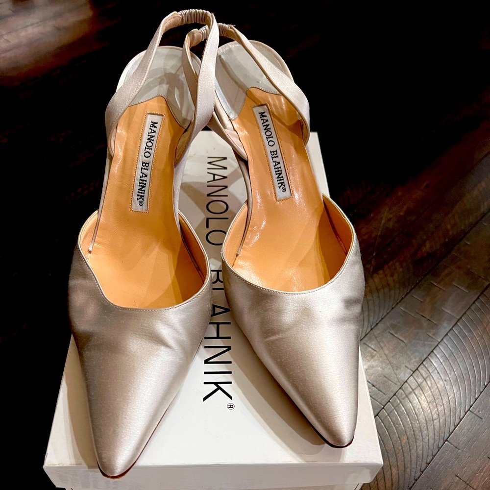 Manolo Blahnik Carolyne Pump